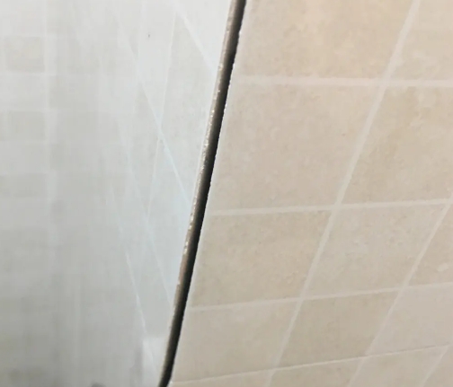 城固瓷砖空鼓维修公司分享阳台瓷砖脱落的修复过程可以分为以下几个步骤